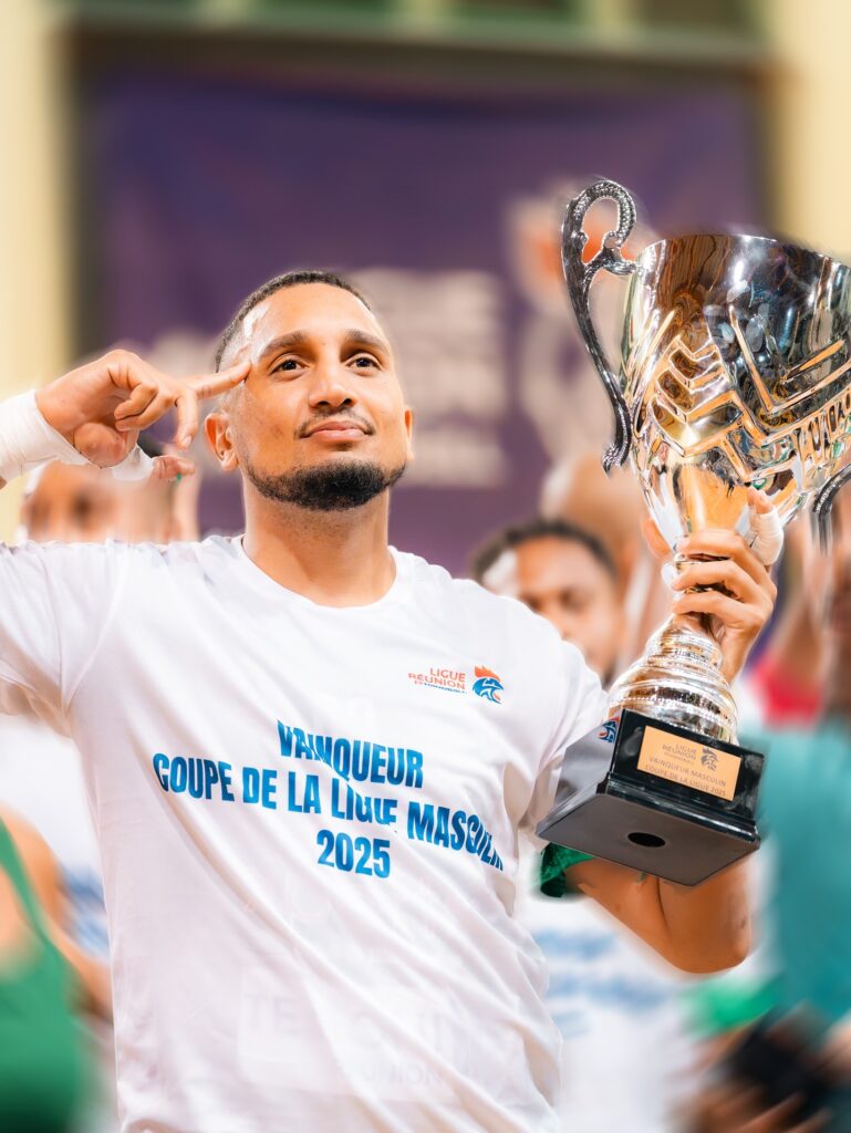 Photo Rudy avec la coupe